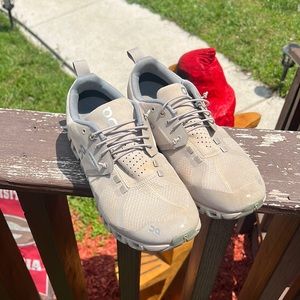 Waterproof women’s size 8 tan on clouds